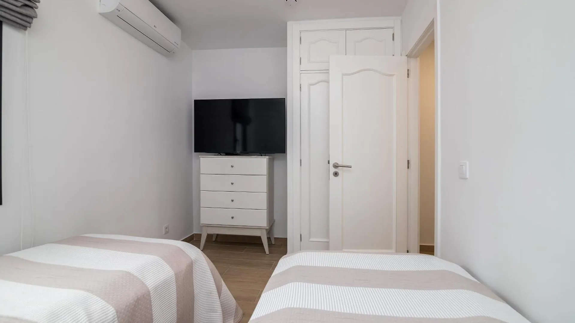 Apartment Casa Zuza - Ac, Heated Pool, 2 Terraces, 2 Bedrooms & Bathrooms, Tv Channels San Miguel de Abona Spain